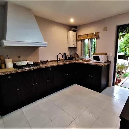 Con Piscina En Entorno Idilico Holiday home *