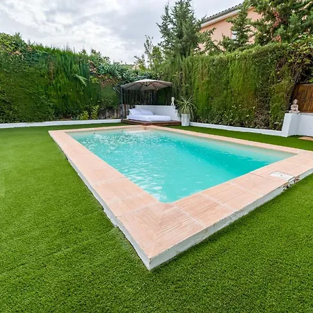 Con Piscina En Entorno Idilico Holiday home *